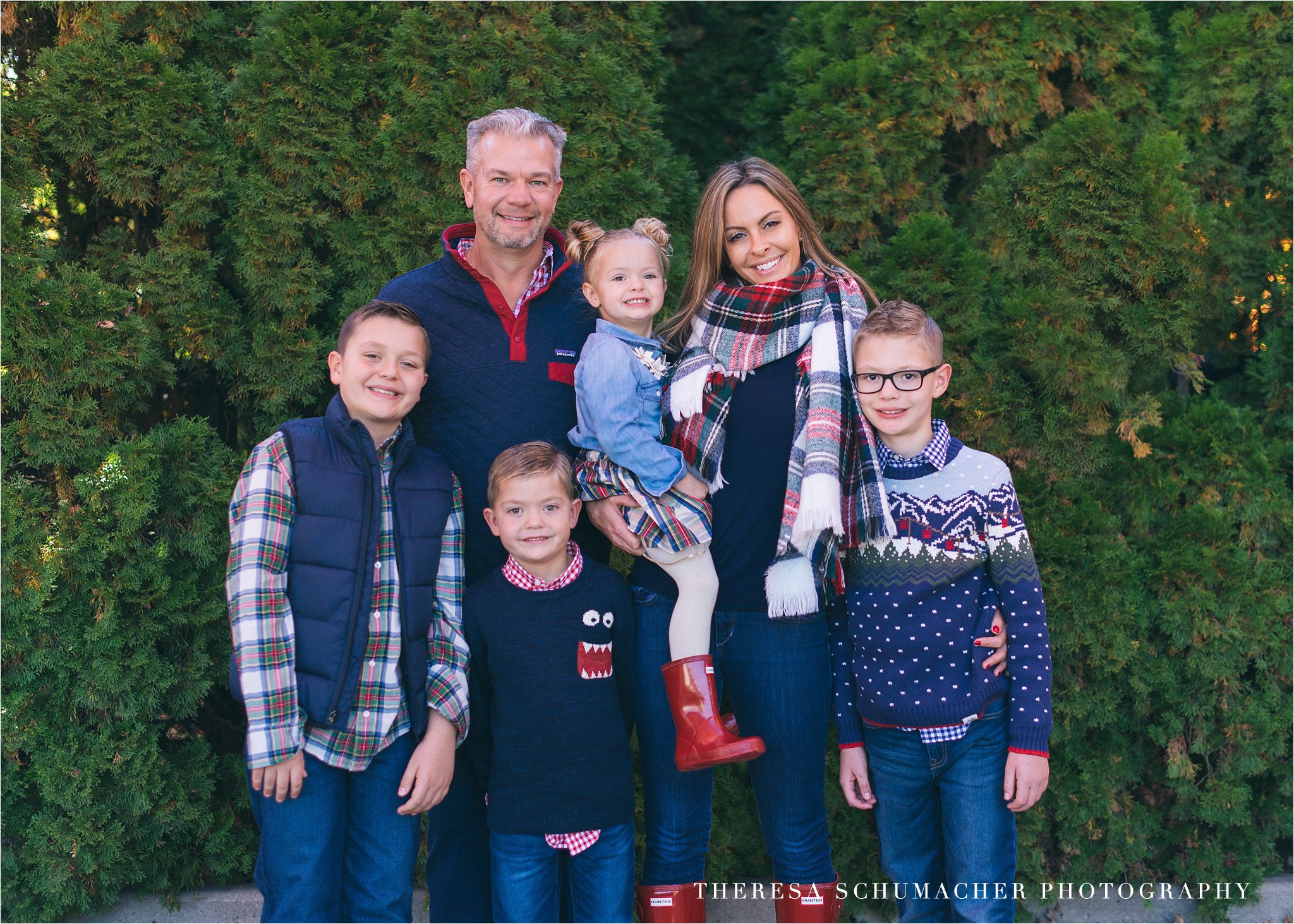 Christmas outfits, Des Moines Familiy Christmas Photos, Des Moines Family Photographer