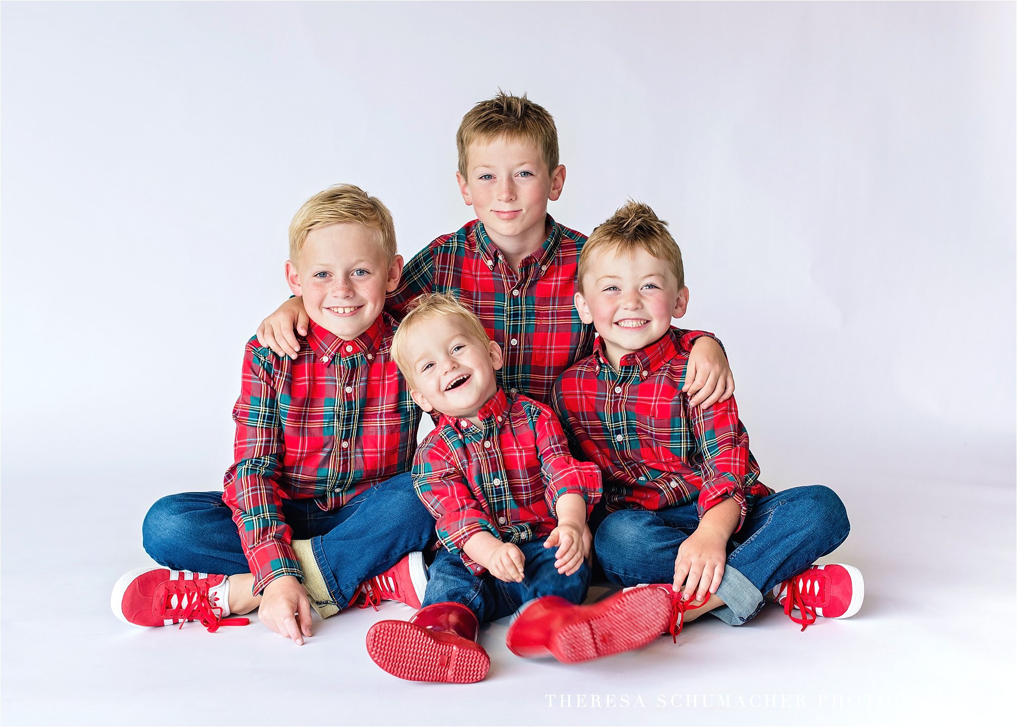 Holiday themed Des Moines Family Session, Family Photographer